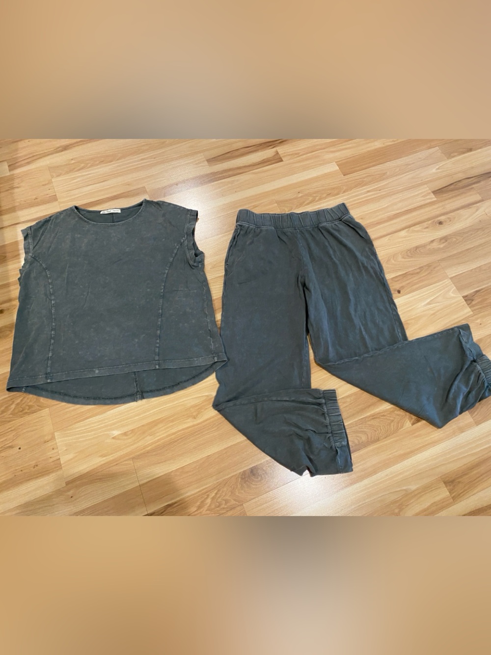 Rae Mode Olive Green Mineral Wash Loungewear set. NWOT Top SM Bottoms M